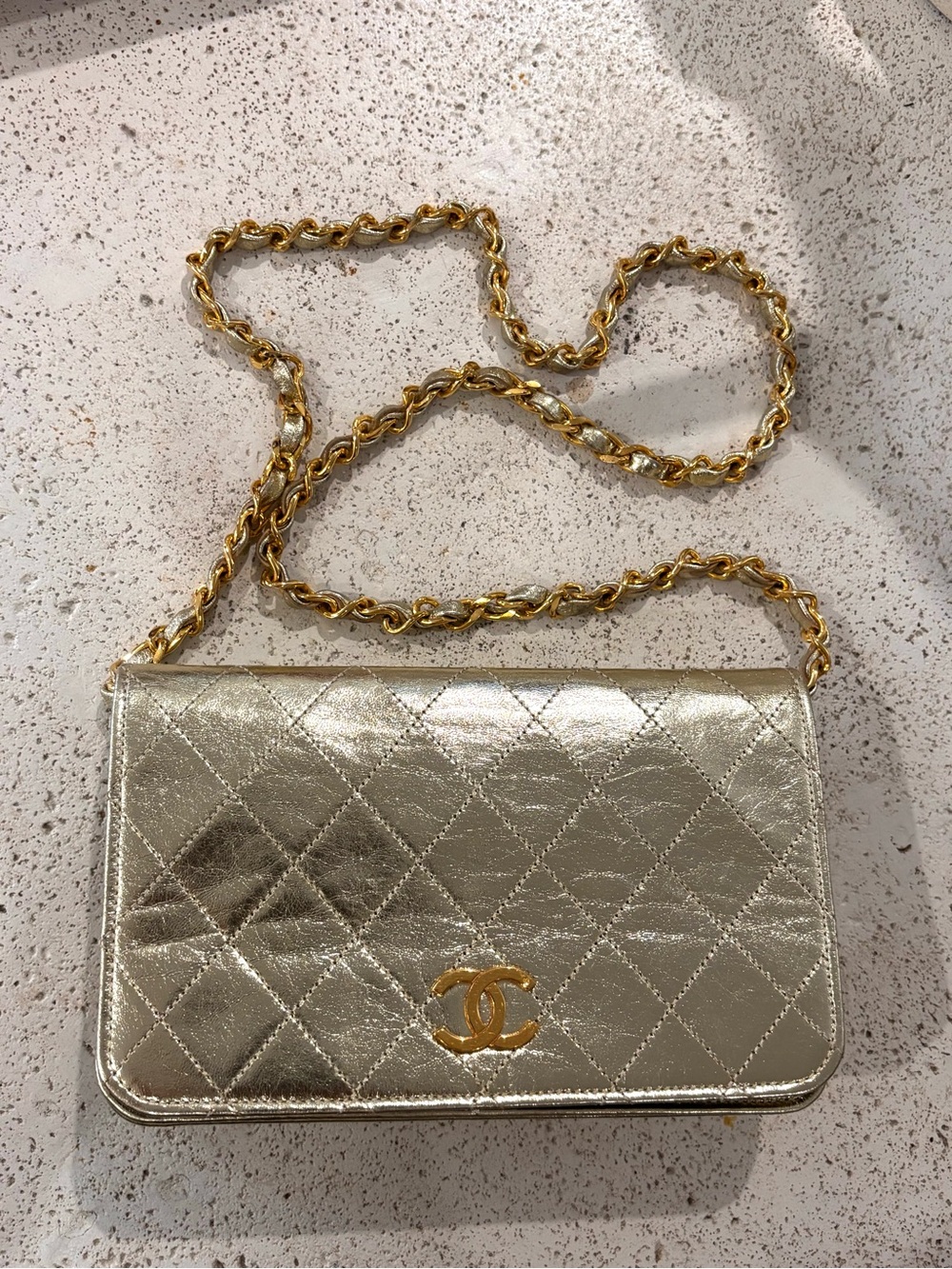 Authentic CHANEL vintage classic single flap 24k gold hardware - Picture 2 of 14